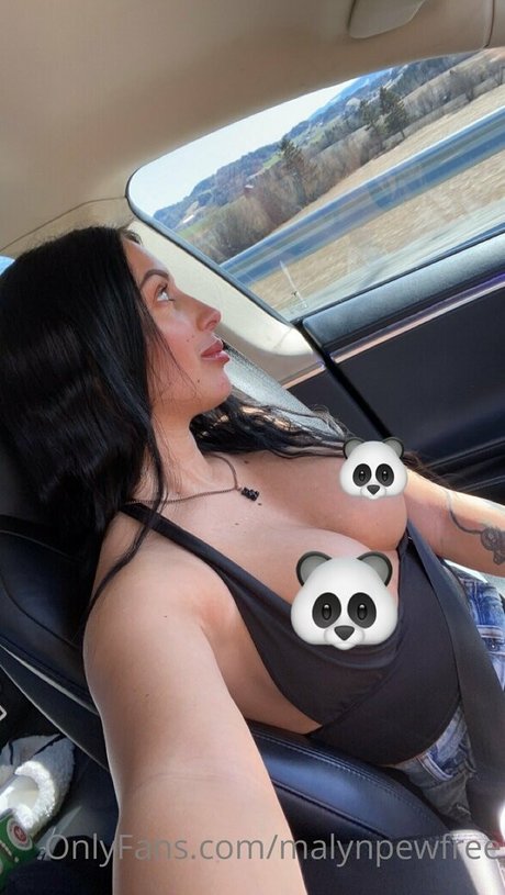 Naakte gelekte OnlyFans-foto van Malynpewfree