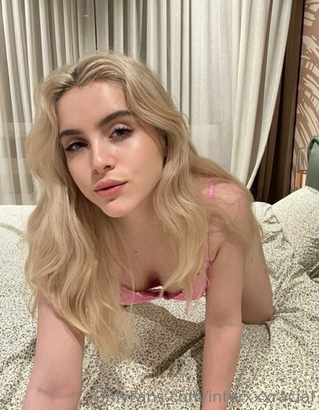 Naakte gelekte OnlyFans-foto van Interxxxracial