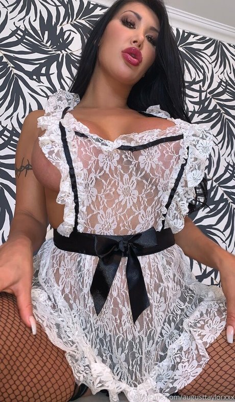 Naakte gelekte OnlyFans-foto van Augusttaylorxxx