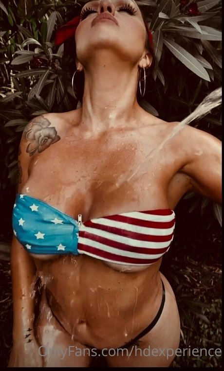 Naakte gelekte OnlyFans-foto van Hdexperience