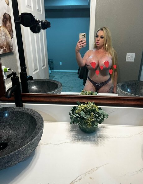 Naakte gelekte OnlyFans-foto van Katrinathiccfree