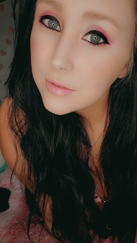 Naakte gelekte OnlyFans-foto van Xxxglowyxxx