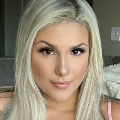 Naakte gelekte OnlyFans-foto van Caterina Thom