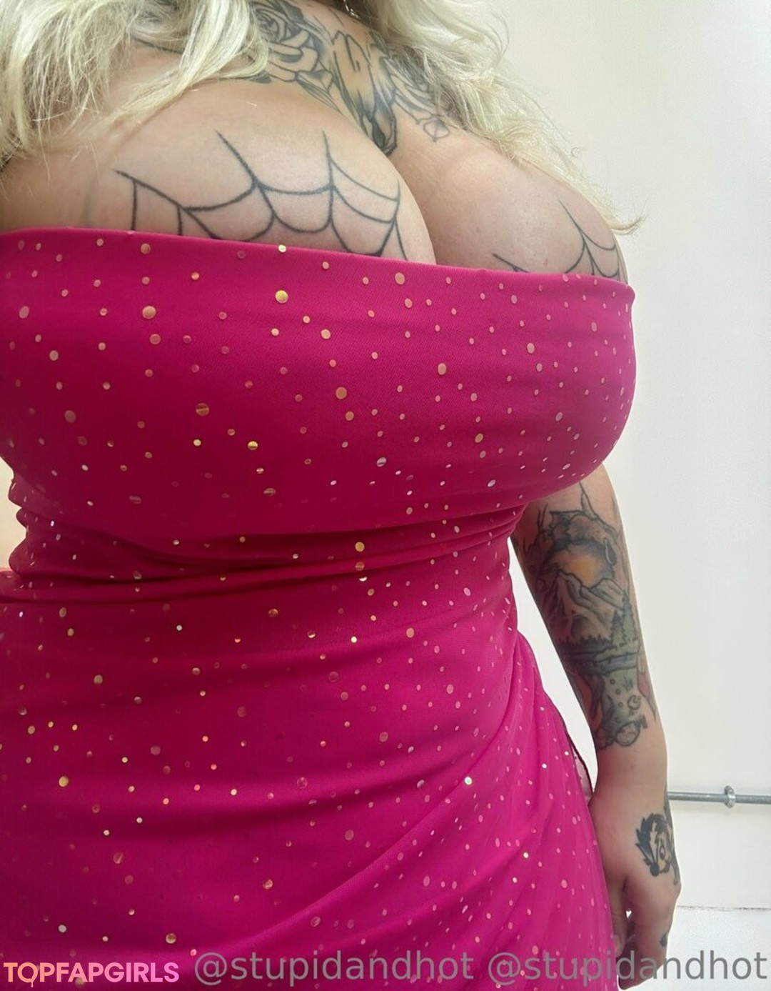 Naakte gelekte OnlyFans-foto van Stupiderandhotter #20 Naakte gelekte OnlyFans-foto van Stupiderandhotter #20