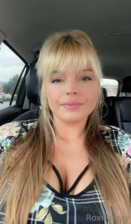 Naakte gelekte OnlyFans-foto van Roxirenay