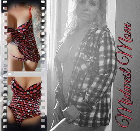 Naakte gelekte OnlyFans-foto van Midwestmomfree