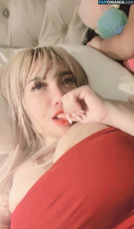 Naakte gelekte OnlyFans-foto van Meccra