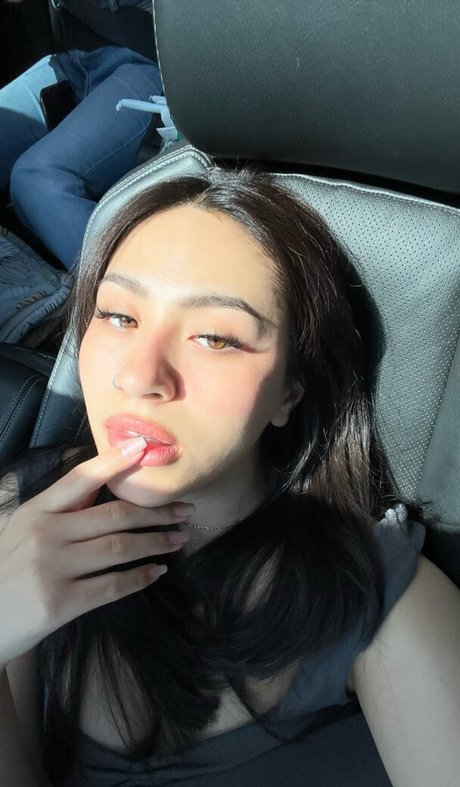 Naakte gelekte OnlyFans-foto van Kimmyroxana