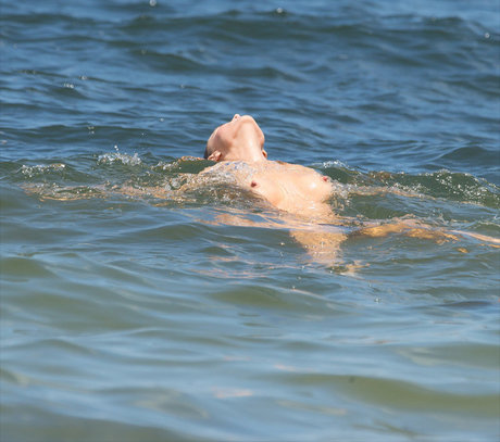 Naakte gelekte OnlyFans-foto van Joanna Krupa