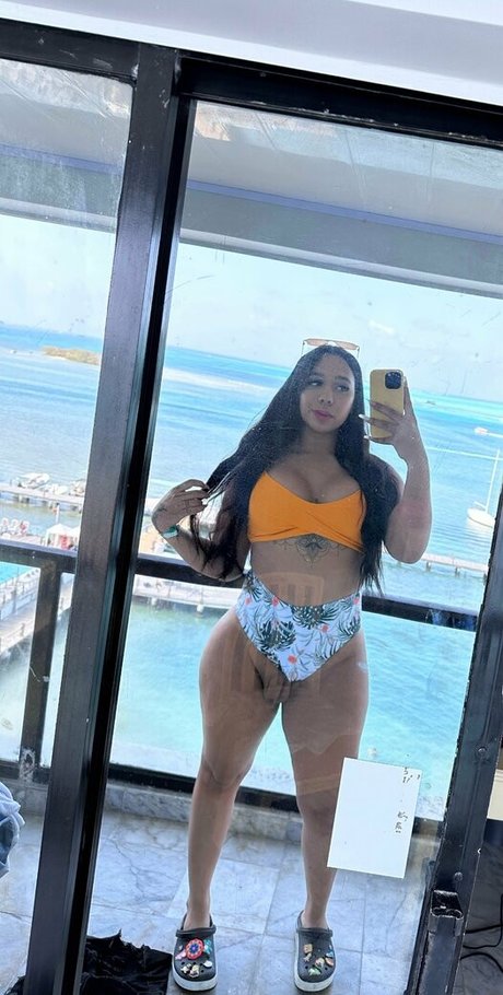 Naakte gelekte OnlyFans-foto van Girlhotbicth
