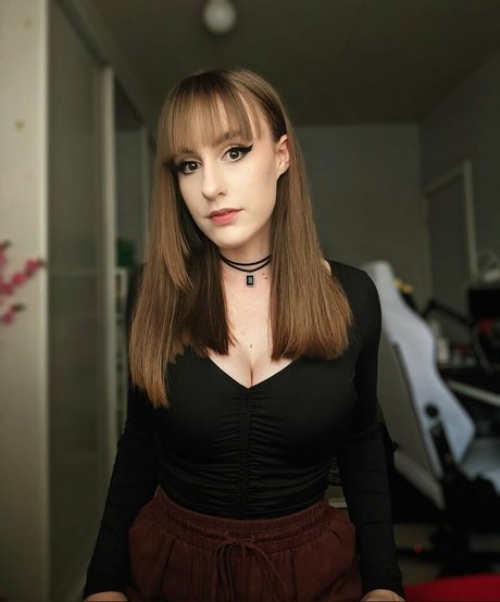 Naakte gelekte OnlyFans-foto van Raeraesenpai