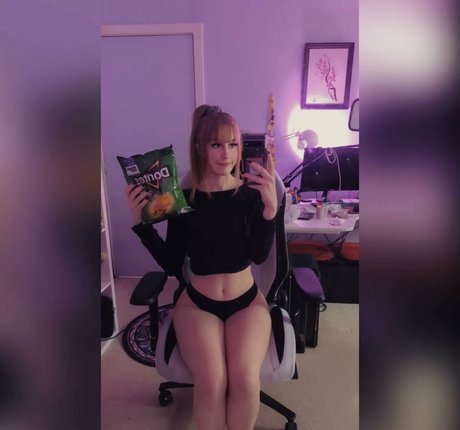 Naakte gelekte OnlyFans-foto van Raeraesenpai