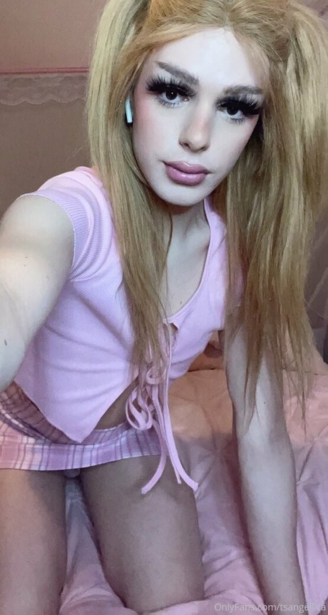 Naakte gelekte OnlyFans-foto van Tsangellica