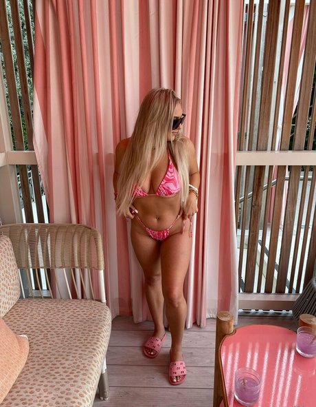 Naakte gelekte OnlyFans-foto van Iamellie