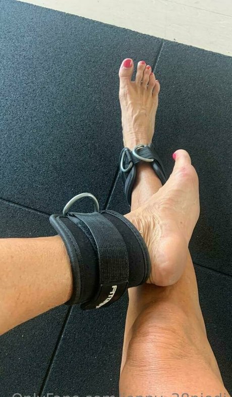Naakte gelekte OnlyFans-foto van Jenny38piedi