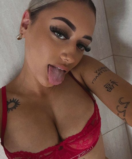 Naakte gelekte OnlyFans-foto van Dakota Kirkby