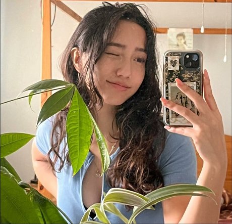 Naakte gelekte OnlyFans-foto van Sabrina Pezeshkian