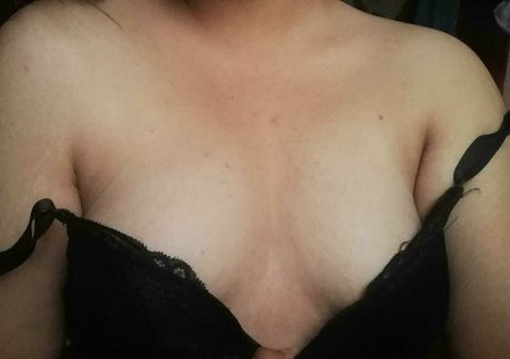 Naakte gelekte OnlyFans-foto van Teamjess