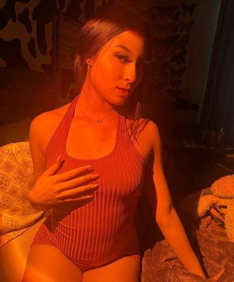 Naakte gelekte OnlyFans-foto van Rarosy