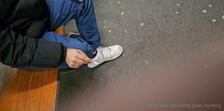 Naakte gelekte OnlyFans-foto van Antogoeshunting
