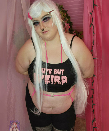 Naakte gelekte OnlyFans-foto van Curvymonstergirlfree