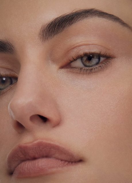 Naakte gelekte OnlyFans-foto van Phoebe Tonkin