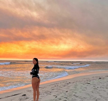 Naakte gelekte OnlyFans-foto van Steph Mandich