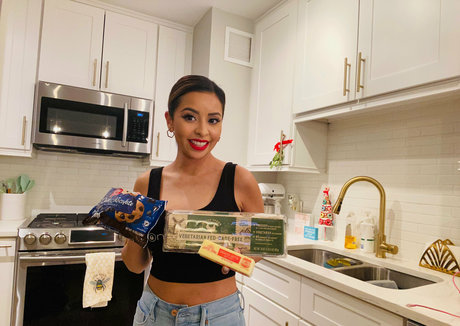 Naakte gelekte OnlyFans-foto van Irisinthekitchen