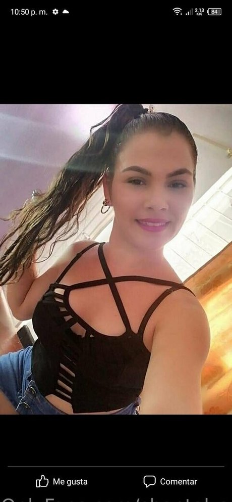 Naakte gelekte OnlyFans-foto van Shantalsq
