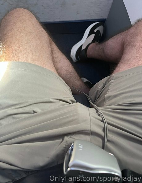 Naakte gelekte OnlyFans-foto van Sportyladjay
