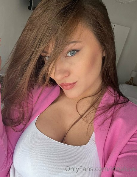 Naakte gelekte OnlyFans-foto van Innaluve