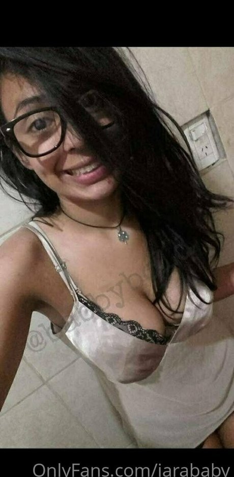 Naakte gelekte OnlyFans-foto van Iarababy