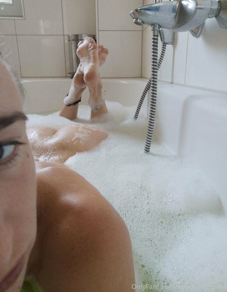 Naakte gelekte OnlyFans-foto van Secretfeetbeauty