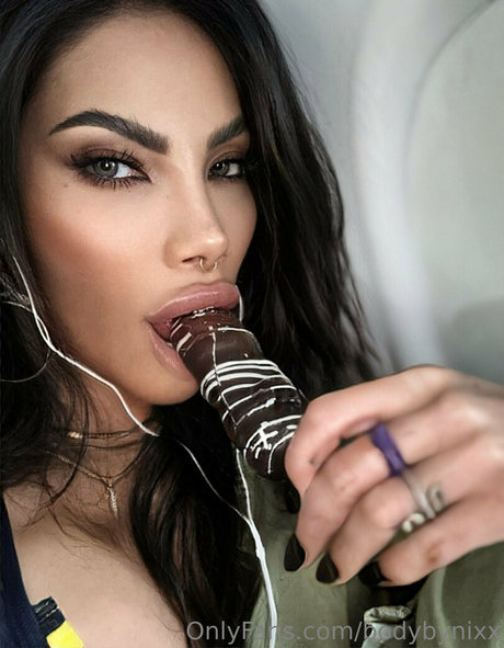 Naakte gelekte OnlyFans-foto van Bodybynixx