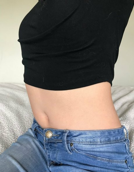 Asianbellygirl