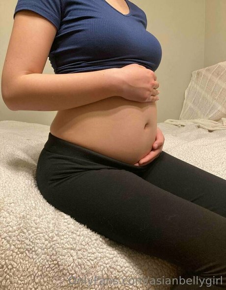 Asianbellygirl
