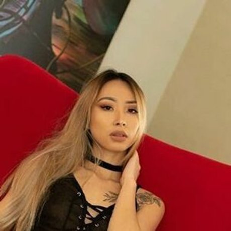 Naakte gelekte OnlyFans-foto van Heyangii