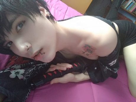 Naakte gelekte OnlyFans-foto van Mushin