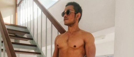 Naakte gelekte OnlyFans-foto van Hunk Security