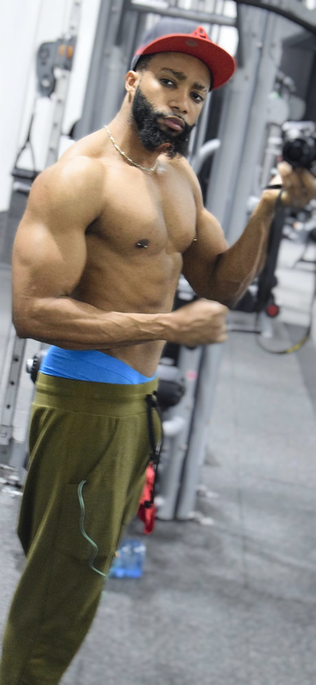 Naakte gelekte OnlyFans-foto van Defostar