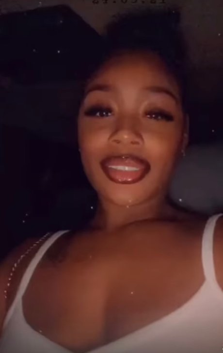 Naakte gelekte OnlyFans-foto van Ebony 