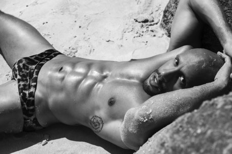 Naakte gelekte OnlyFans-foto van Harold