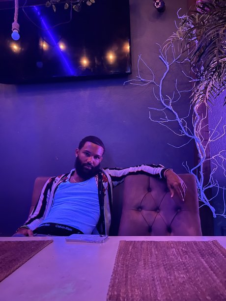 Naakte gelekte OnlyFans-foto van Cthegod