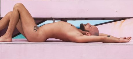 Naakte gelekte OnlyFans-foto van Eden Daniels