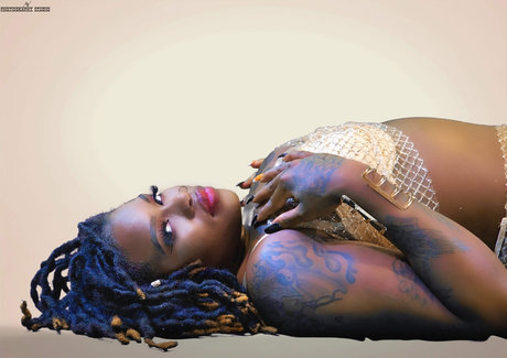 Naakte gelekte OnlyFans-foto van Ebony The Demigoddess
