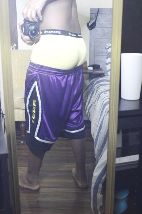 Naakte gelekte OnlyFans-foto van King Of Sagging 
