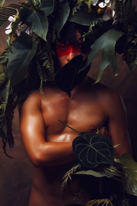Naakte gelekte OnlyFans-foto van Eason