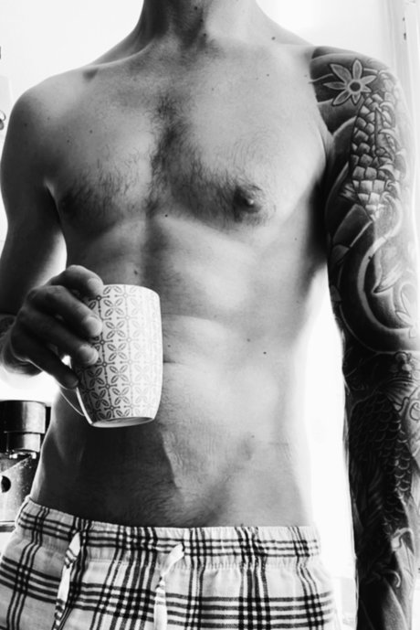 Naakte gelekte OnlyFans-foto van Daddyliciouz