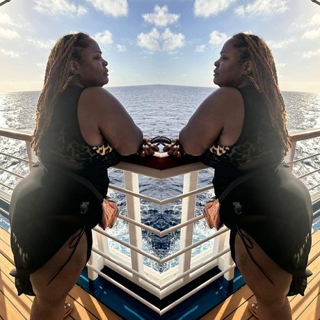 Naakte gelekte OnlyFans-foto van Geminimarley