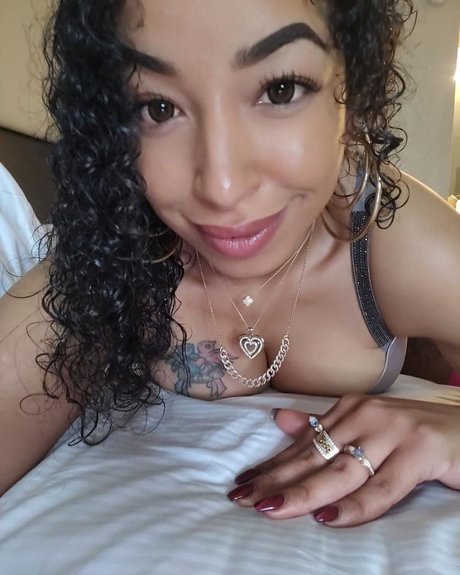 Naakte gelekte OnlyFans-foto van Msroyallee